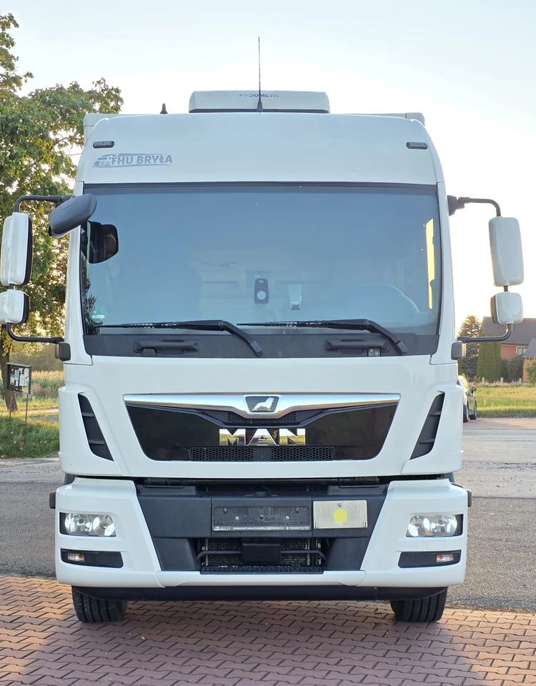 MAN TGM 15.290 / TGL / KONTENER / IZOTERMA / WINDA / KLIMA POSTOJOWA / 2019R / EURO 6 / PEŁEN SERWIS / 8200KG ŁADOWNOŚĆ / SPROWADZONY / ZADBANY / JAK NOWY / KSIĄŻKA SERWISOWA / E6 / 18 PALET - Skříňový nákladní auto: obrázok 5 MAN TGM 15.290 / TGL / KONTENER / IZOTERMA / WINDA / KLIMA POSTOJOWA / 2019R / EURO 6 / PEŁEN SERWIS / 8200KG ŁADOWNOŚĆ / SPROWADZONY / ZADBANY / JAK NOWY / KSIĄŻKA SERWISOWA / E6 / 18 PALET - Skříňový nákladní auto: obrázok 5