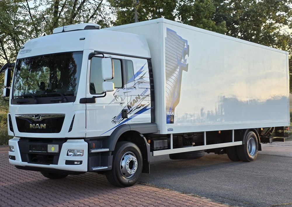 MAN TGM 15.290 / TGL / KONTENER / IZOTERMA / WINDA / KLIMA POSTOJOWA / 2019R / EURO 6 / PEŁEN SERWIS / 8200KG ŁADOWNOŚĆ / SPROWADZONY / ZADBANY / JAK NOWY / KSIĄŻKA SERWISOWA / E6 / 18 PALET - Skříňový nákladní auto: obrázok 2 MAN TGM 15.290 / TGL / KONTENER / IZOTERMA / WINDA / KLIMA POSTOJOWA / 2019R / EURO 6 / PEŁEN SERWIS / 8200KG ŁADOWNOŚĆ / SPROWADZONY / ZADBANY / JAK NOWY / KSIĄŻKA SERWISOWA / E6 / 18 PALET - Skříňový nákladní auto: obrázok 2