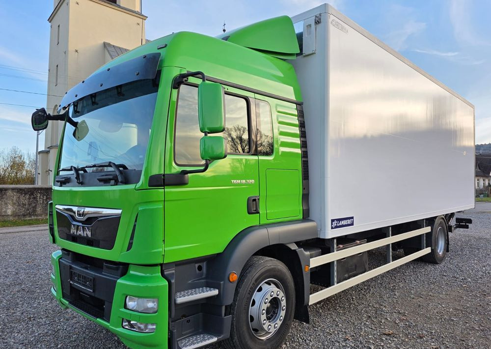 MAN TGM 18.320 / 18.290 / 15.290 / IZOTERMA / WINDA / 19PALET / E6 / 08.2018 / LIFT / SPROWADZONY / AUTOMAT / SYPIALKA / PIERWSZY WŁAŚCICIEL / BOCZNE DRZWI / STAN BARDZO DOBRY - Chladirenské nákladné vozidlo: obrázok 1 MAN TGM 18.320 / 18.290 / 15.290 / IZOTERMA / WINDA / 19PALET / E6 / 08.2018 / LIFT / SPROWADZONY / AUTOMAT / SYPIALKA / PIERWSZY WŁAŚCICIEL / BOCZNE DRZWI / STAN BARDZO DOBRY - Chladirenské nákladné vozidlo: obrázok 1