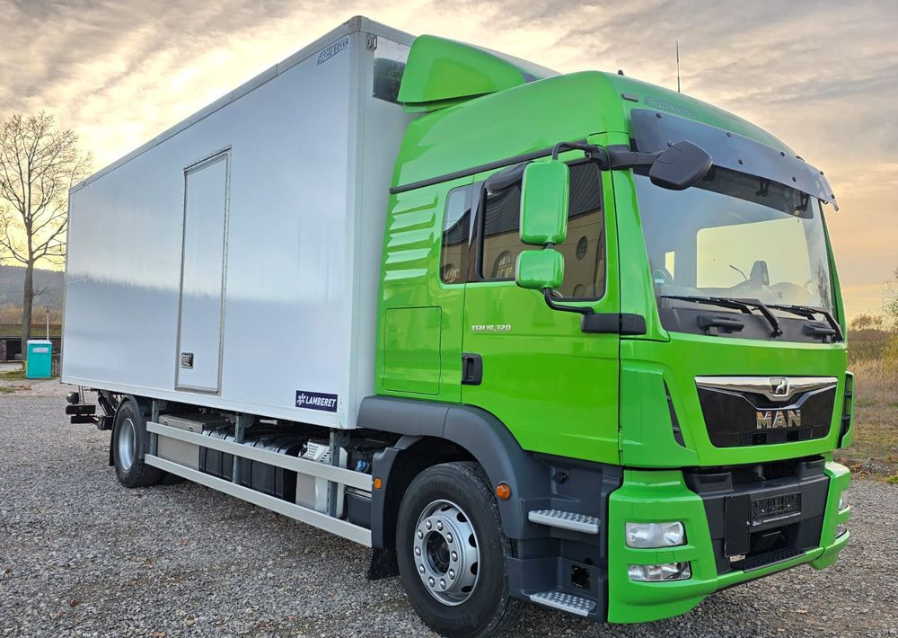 MAN TGM 18.320 / 18.290 / 15.290 / IZOTERMA / WINDA / 19PALET / E6 / 08.2018 / LIFT / SPROWADZONY / AUTOMAT / SYPIALKA / PIERWSZY WŁAŚCICIEL / BOCZNE DRZWI / STAN BARDZO DOBRY - Chladirenské nákladné vozidlo: obrázok 2 MAN TGM 18.320 / 18.290 / 15.290 / IZOTERMA / WINDA / 19PALET / E6 / 08.2018 / LIFT / SPROWADZONY / AUTOMAT / SYPIALKA / PIERWSZY WŁAŚCICIEL / BOCZNE DRZWI / STAN BARDZO DOBRY - Chladirenské nákladné vozidlo: obrázok 2