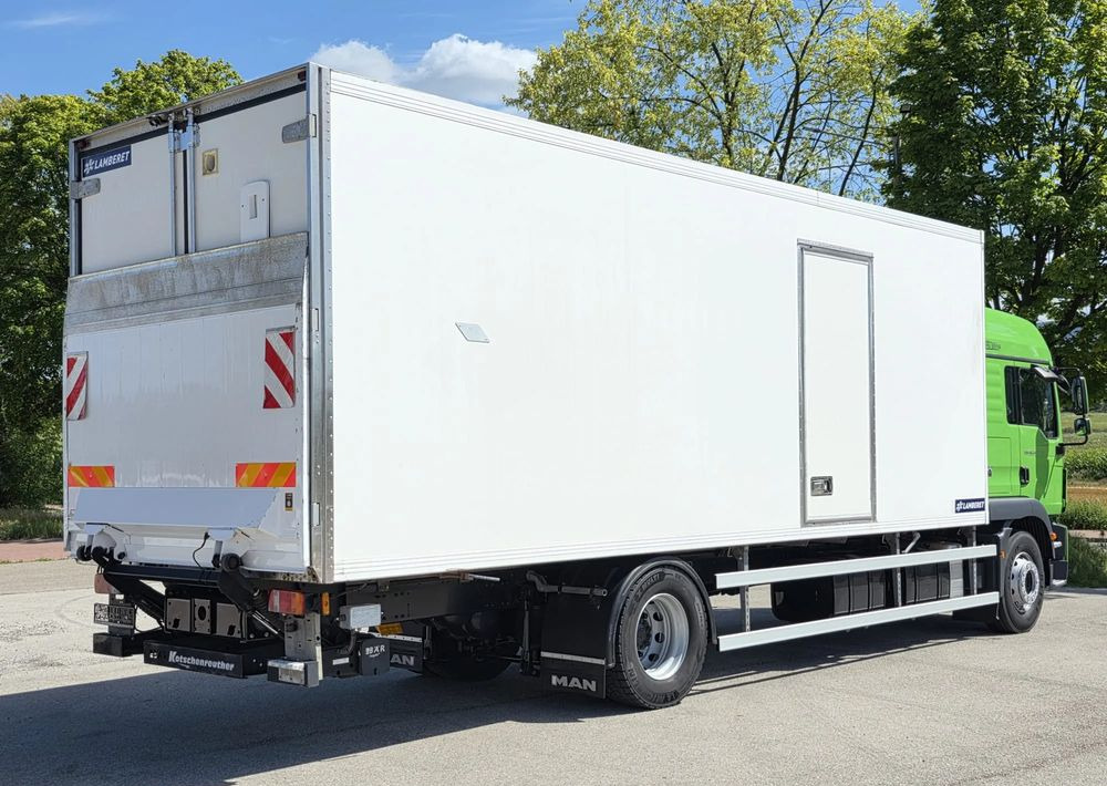 MAN TGM 18.340 / 18.290 / 15.290 / IZOTERMA / WINDA / 19PALET /E6 / SPROWADZONY / AUTOMAT / SYPIALKA / PIERWSZY WŁAŚCICIEL / BOCZNE DRZWI / STAN BARDZO DOBRY - Chladirenské nákladné vozidlo: obrázok 4 MAN TGM 18.340 / 18.290 / 15.290 / IZOTERMA / WINDA / 19PALET /E6 / SPROWADZONY / AUTOMAT / SYPIALKA / PIERWSZY WŁAŚCICIEL / BOCZNE DRZWI / STAN BARDZO DOBRY - Chladirenské nákladné vozidlo: obrázok 4