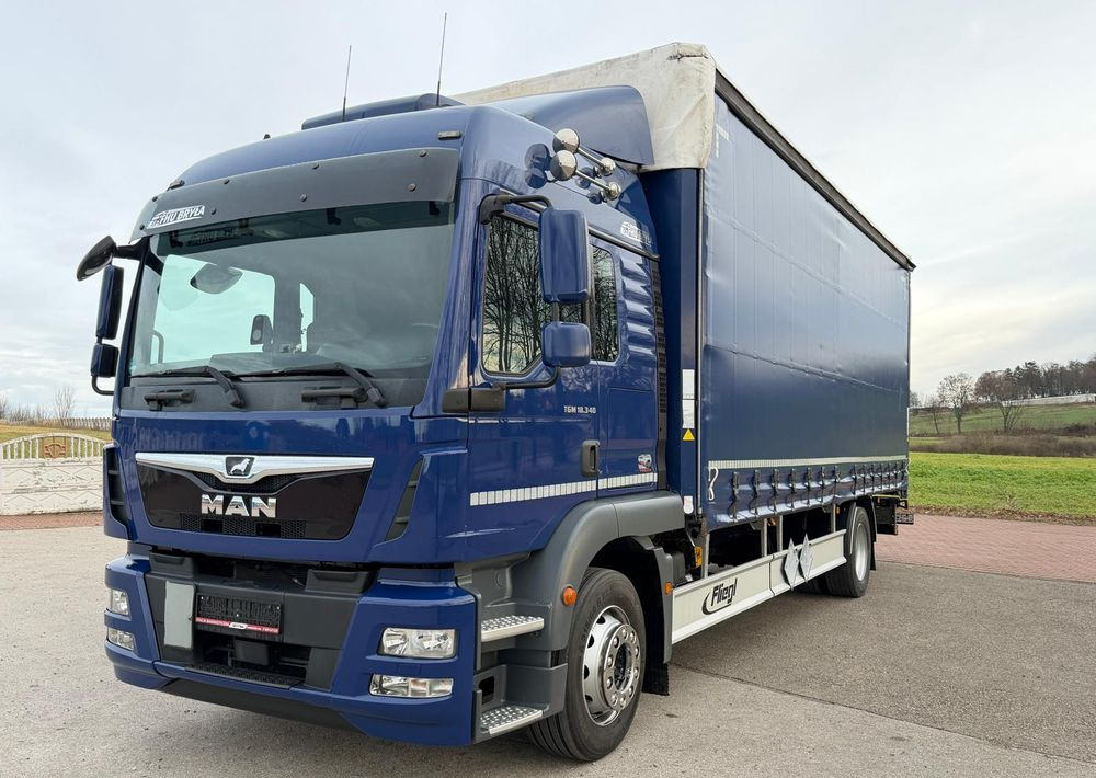 MAN TGM 18.340 / FIRANKA / LIFT / SPROWADZONY / KLIMA POSTOJOWA / 2017 / 9700 ŁADOWNOŚĆ / AUTOMAT / 18 PALET / E6 / WINDA / - Plachtové nákladné vozidlo: obrázok 2 MAN TGM 18.340 / FIRANKA / LIFT / SPROWADZONY / KLIMA POSTOJOWA / 2017 / 9700 ŁADOWNOŚĆ / AUTOMAT / 18 PALET / E6 / WINDA / - Plachtové nákladné vozidlo: obrázok 2