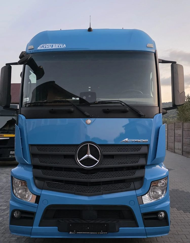 Mercedes-Benz ACTROS 1833 / FIRANKA/ WINDA / 22PALETY / 8760 ŁADOWNOŚĆ / AUTOMAT / DUŻY SILNIK / SYPIALKA / - Plachtové nákladné vozidlo: obrázok 3 Mercedes-Benz ACTROS 1833 / FIRANKA/ WINDA / 22PALETY / 8760 ŁADOWNOŚĆ / AUTOMAT / DUŻY SILNIK / SYPIALKA / - Plachtové nákladné vozidlo: obrázok 3