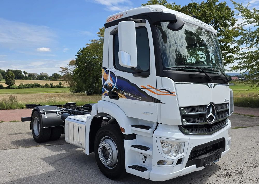 Mercedes-Benz ANTOS 1827 / ATEGO / ACTROS / E6 / ROZSTAW OSI 3.75M / WYWROT / BECZKA / UTRZYMANIE DRÓG / HAKOWIEC / SPROWADZONY / PIERWSZY WŁAŚCICIEL / STAN BDB - Podvozek s kabinou: obrázok 1 Mercedes-Benz ANTOS 1827 / ATEGO / ACTROS / E6 / ROZSTAW OSI 3.75M / WYWROT / BECZKA / UTRZYMANIE DRÓG / HAKOWIEC / SPROWADZONY / PIERWSZY WŁAŚCICIEL / STAN BDB - Podvozek s kabinou: obrázok 1
