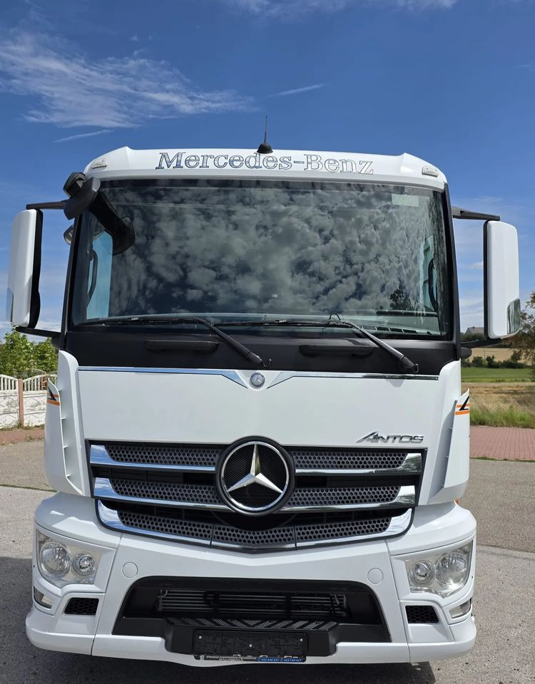 Mercedes-Benz ANTOS 1827 / ATEGO / ACTROS / E6 / ROZSTAW OSI 3.75M / WYWROT / BECZKA / UTRZYMANIE DRÓG / HAKOWIEC / SPROWADZONY / PIERWSZY WŁAŚCICIEL / STAN BDB - Podvozek s kabinou: obrázok 5 Mercedes-Benz ANTOS 1827 / ATEGO / ACTROS / E6 / ROZSTAW OSI 3.75M / WYWROT / BECZKA / UTRZYMANIE DRÓG / HAKOWIEC / SPROWADZONY / PIERWSZY WŁAŚCICIEL / STAN BDB - Podvozek s kabinou: obrázok 5