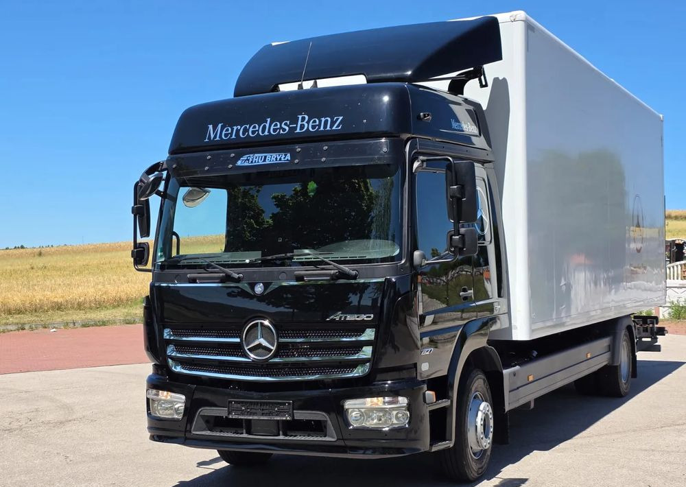 Mercedes-Benz ATEGO 1527/1530/IZOTERMA/WINDA/SPROWADZONY/E6/PIERWSZY WŁAŚCICIEL/AUTOMAT/18EURO PALET/STAN BARDZO DOBRY - Chladirenské nákladné vozidlo: obrázok 2 Mercedes-Benz ATEGO 1527/1530/IZOTERMA/WINDA/SPROWADZONY/E6/PIERWSZY WŁAŚCICIEL/AUTOMAT/18EURO PALET/STAN BARDZO DOBRY - Chladirenské nákladné vozidlo: obrázok 2