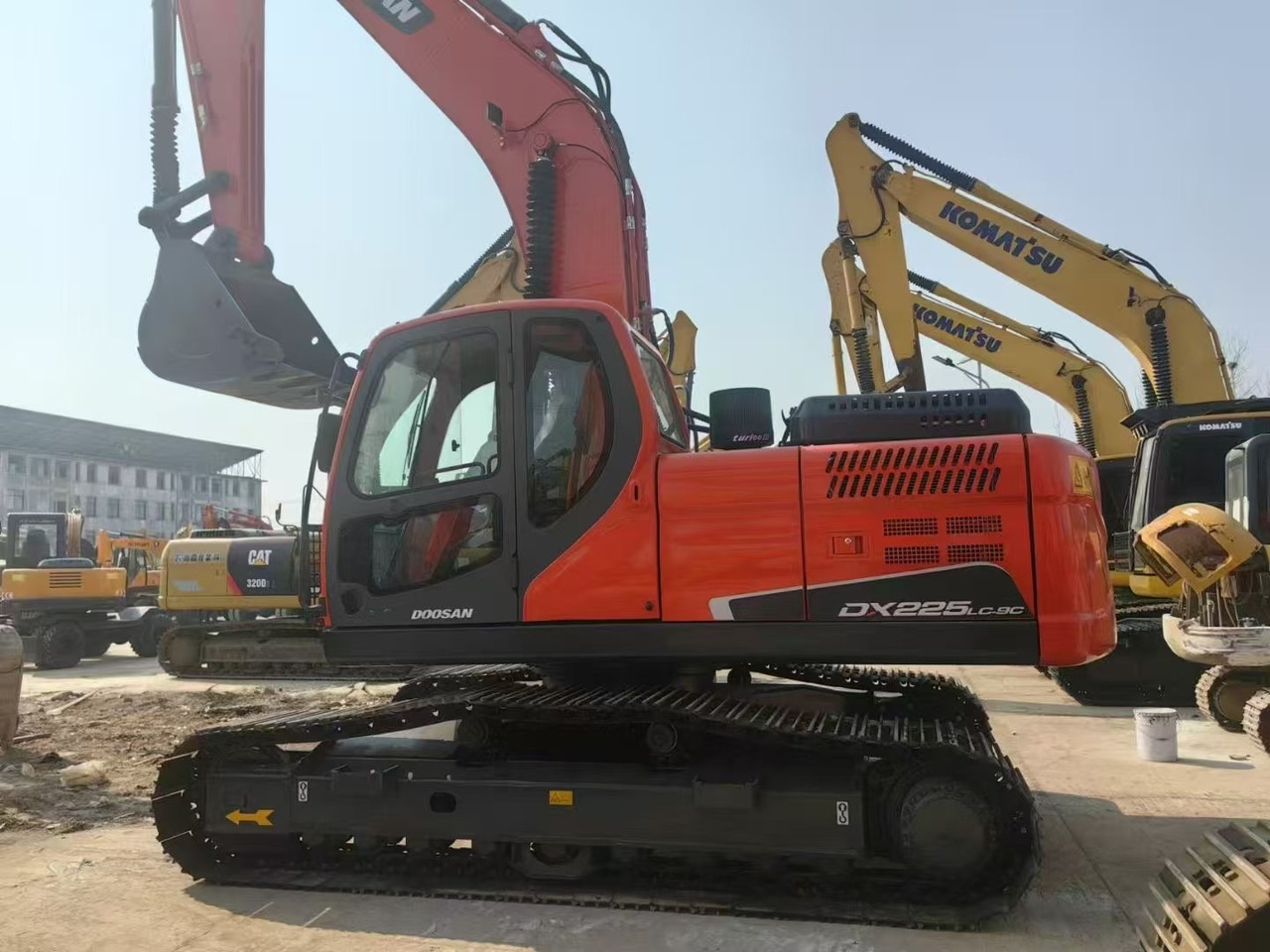 DOOSAN Dx225 - Pásové rýpadlo: obrázok 2 DOOSAN Dx225 - Pásové rýpadlo: obrázok 2