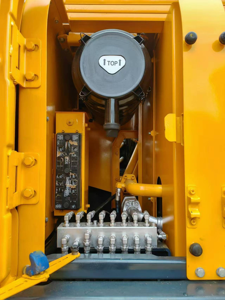 Pásové rýpadlo Hyundai Hyundai 220 LC-9 S: obrázok 7