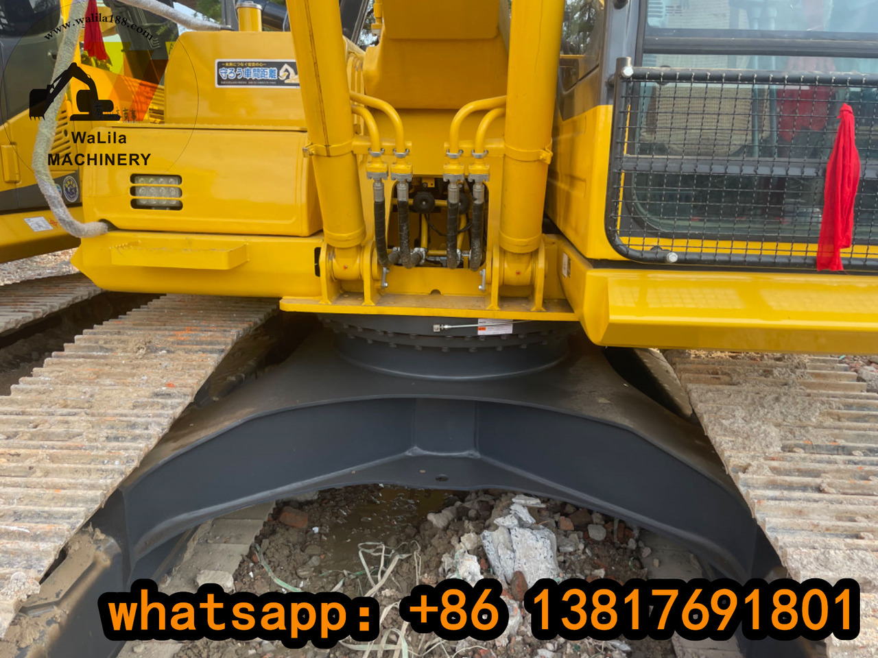 KOMATSU PC200-8 - Pásové rýpadlo: obrázok 4 KOMATSU PC200-8 - Pásové rýpadlo: obrázok 4