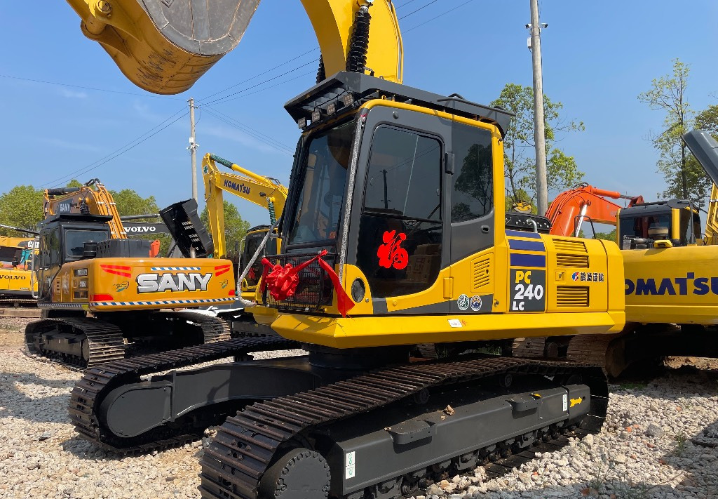 Komatsu PC 240 PC220 PC240-8 - Pásové rýpadlo: obrázok 2 Komatsu PC 240 PC220 PC240-8 - Pásové rýpadlo: obrázok 2
