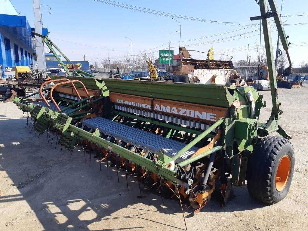 Amazone D8-60 Super - Univerzálny sejací stroj: obrázok 1 Amazone D8-60 Super - Univerzálny sejací stroj: obrázok 1