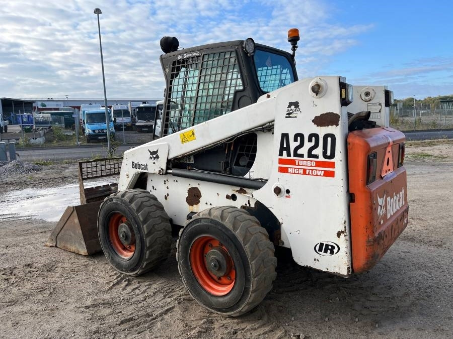 Bobcat A 220 - Šmykom riadený nakladač: obrázok 4 Bobcat A 220 - Šmykom riadený nakladač: obrázok 4