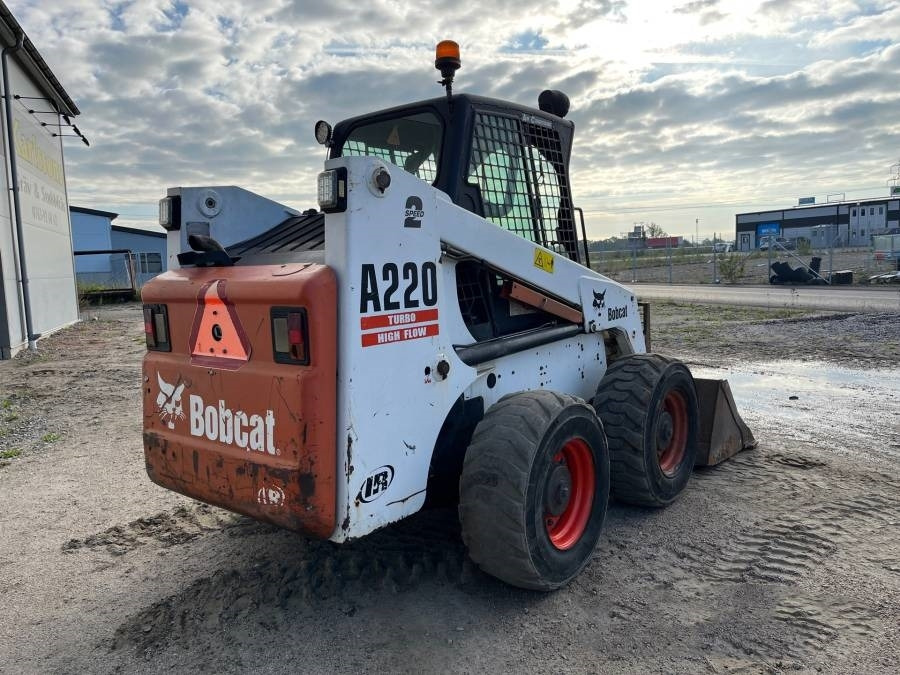 Bobcat A 220 - Šmykom riadený nakladač: obrázok 3 Bobcat A 220 - Šmykom riadený nakladač: obrázok 3