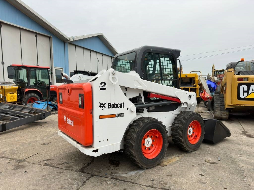 Bobcat S 550  - Šmykom riadený nakladač: obrázok 2 Bobcat S 550  - Šmykom riadený nakladač: obrázok 2