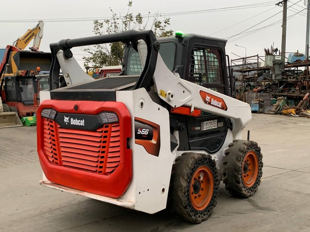 Bobcat S 66 - Šmykom riadený nakladač: obrázok 4 Bobcat S 66 - Šmykom riadený nakladač: obrázok 4