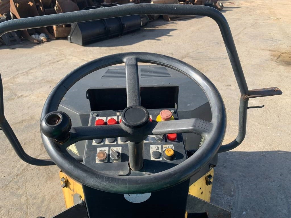 Cestný valec Bomag BW 120 AD-3: obrázok 8