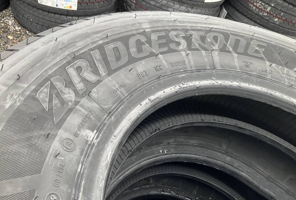 Bridgestone Duravis 215/70 R15C TYRES - Pneumatika pre Nákladné auto: obrázok 2 Bridgestone Duravis 215/70 R15C TYRES - Pneumatika pre Nákladné auto: obrázok 2