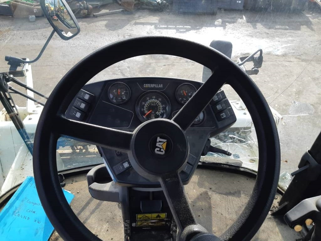 CAT CB 434 D - Cestný valec: obrázok 5 CAT CB 434 D - Cestný valec: obrázok 5