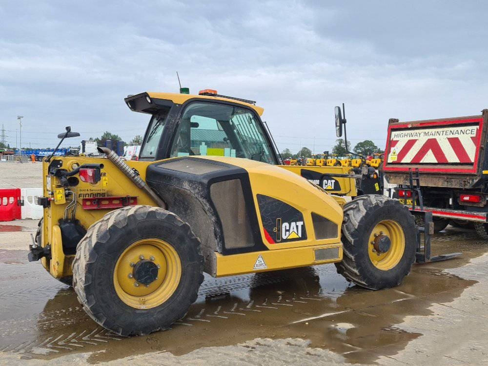 CAT TH 408 D - Teleskopický nakladač: obrázok 2 CAT TH 408 D - Teleskopický nakladač: obrázok 2