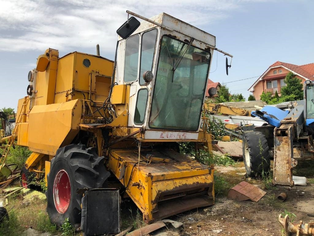 Claas Dominator FOR PARTS - Obilný kombajn: obrázok 2 Claas Dominator FOR PARTS - Obilný kombajn: obrázok 2