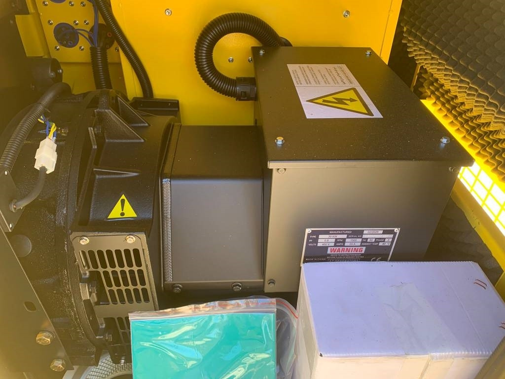 Compal VG-R30 - Elektrický generátor: obrázok 4 Compal VG-R30 - Elektrický generátor: obrázok 4