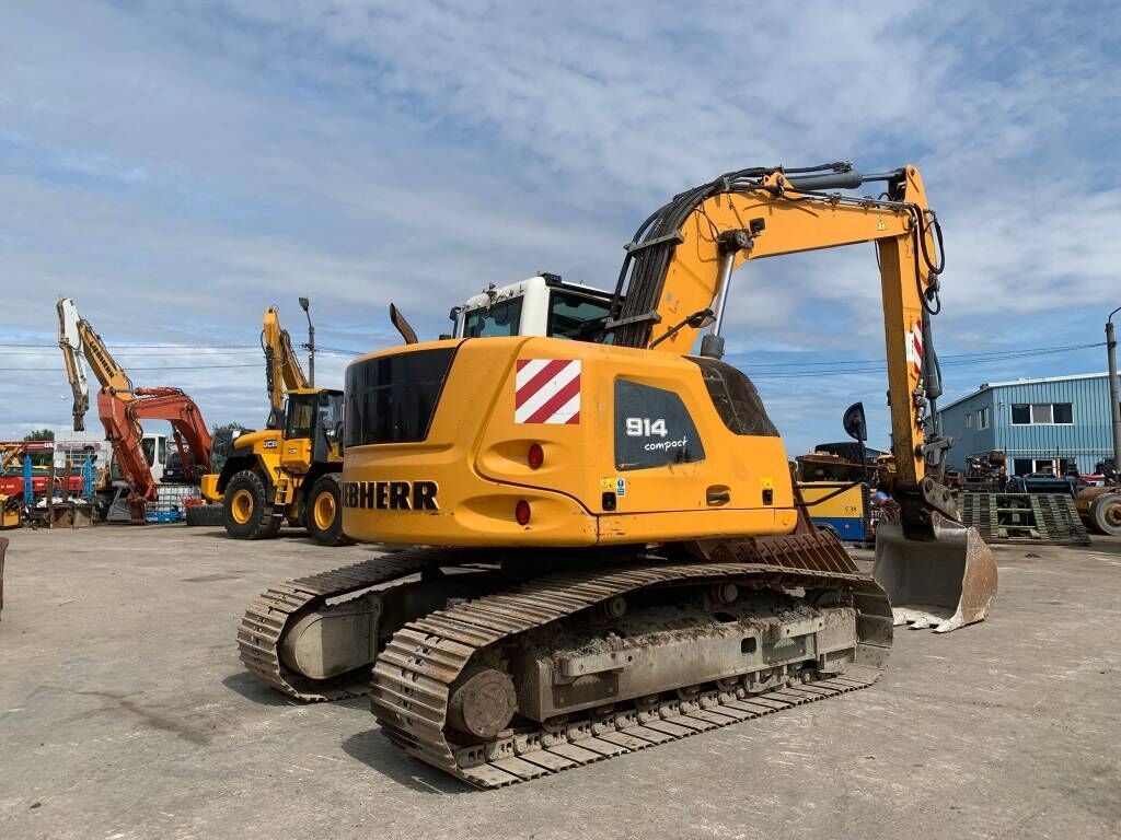 Liebherr R 914 Compact Litronic Liebherr R 914 Compact Litronic - Kolesové rýpadlo: obrázok 4 Liebherr R 914 Compact Litronic Liebherr R 914 Compact Litronic - Kolesové rýpadlo: obrázok 4