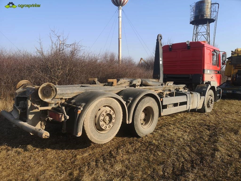 MAN F2001 - Hákový nosič kontajnerov: obrázok 3 MAN F2001 - Hákový nosič kontajnerov: obrázok 3