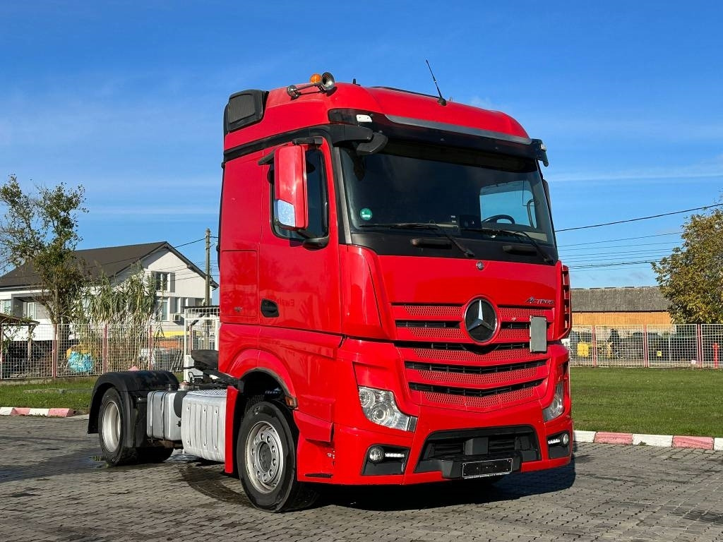 Mercedes-Benz Actros 963-4-A - Skříňový nákladní auto: obrázok 1 Mercedes-Benz Actros 963-4-A - Skříňový nákladní auto: obrázok 1
