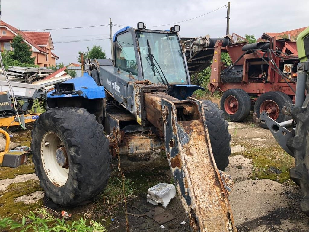 New Holland LM 435-410 FOR PARTS - Teleskopický nakladač: obrázok 1 New Holland LM 435-410 FOR PARTS - Teleskopický nakladač: obrázok 1