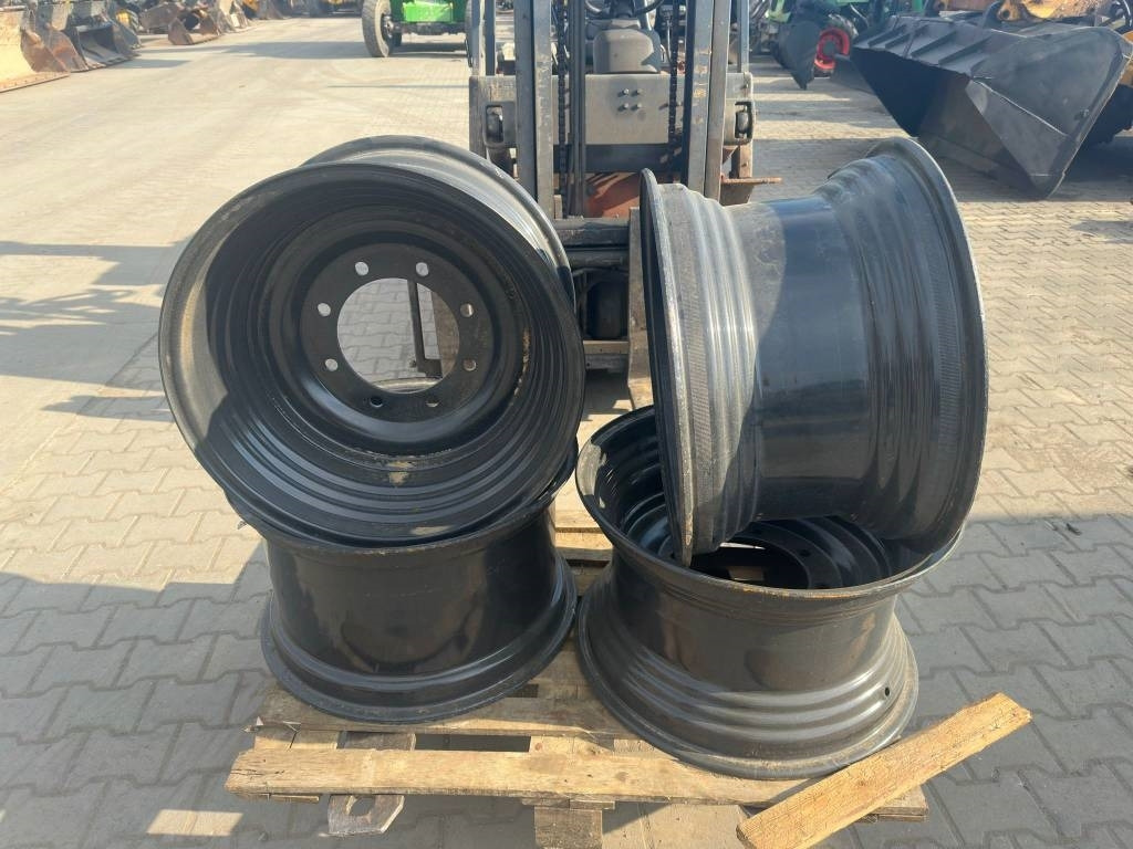 New Holland LM WHEEL RIM - Pneumatika pre Stavebné stroje: obrázok 1 New Holland LM WHEEL RIM - Pneumatika pre Stavebné stroje: obrázok 1