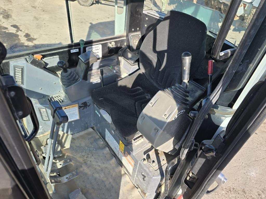 Takeuchi TB 23 R - Mini rýpadlo: obrázok 4 Takeuchi TB 23 R - Mini rýpadlo: obrázok 4