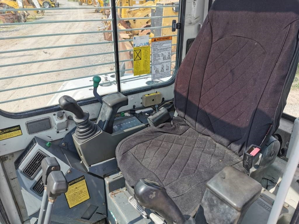 Takeuchi TB80FR - Mini rýpadlo: obrázok 5 Takeuchi TB80FR - Mini rýpadlo: obrázok 5