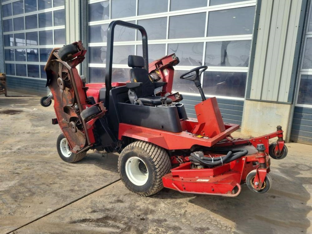 Toro GROUNDSMASTER 30410 - Záhradná kosačka: obrázok 4 Toro GROUNDSMASTER 30410 - Záhradná kosačka: obrázok 4