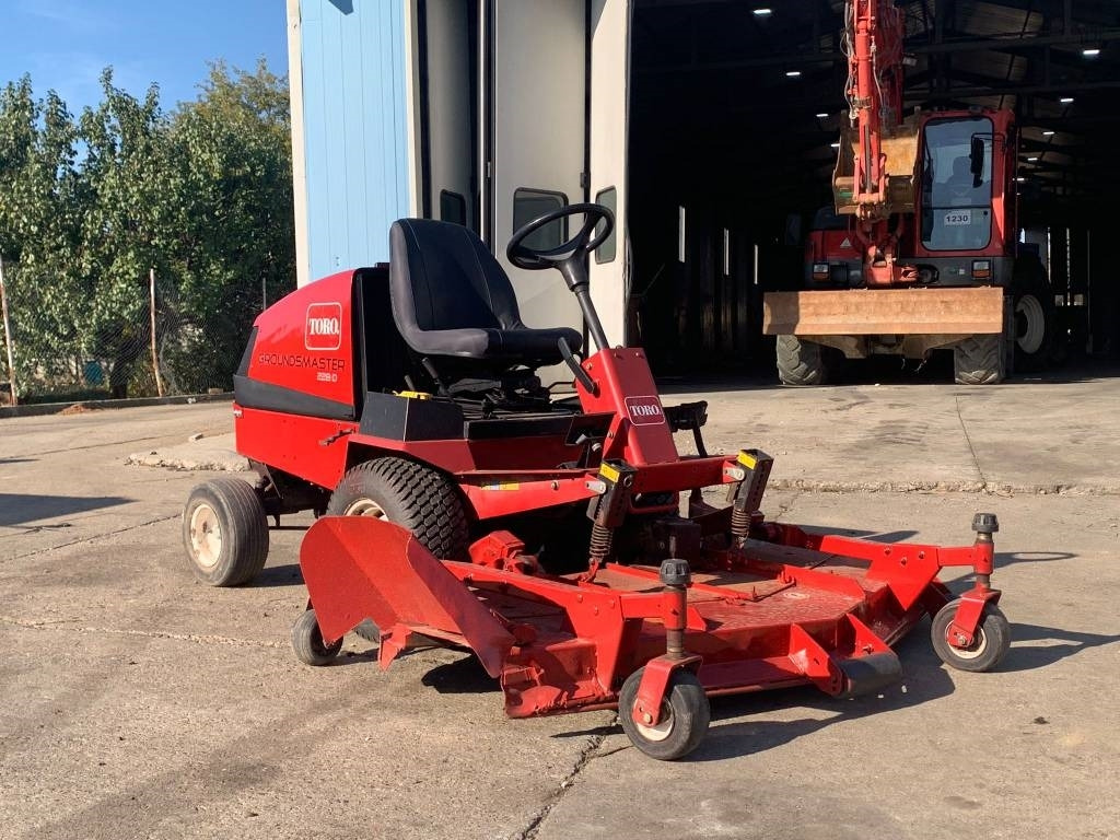 Toro Groundmaster 228D - Záhradná kosačka: obrázok 4 Toro Groundmaster 228D - Záhradná kosačka: obrázok 4