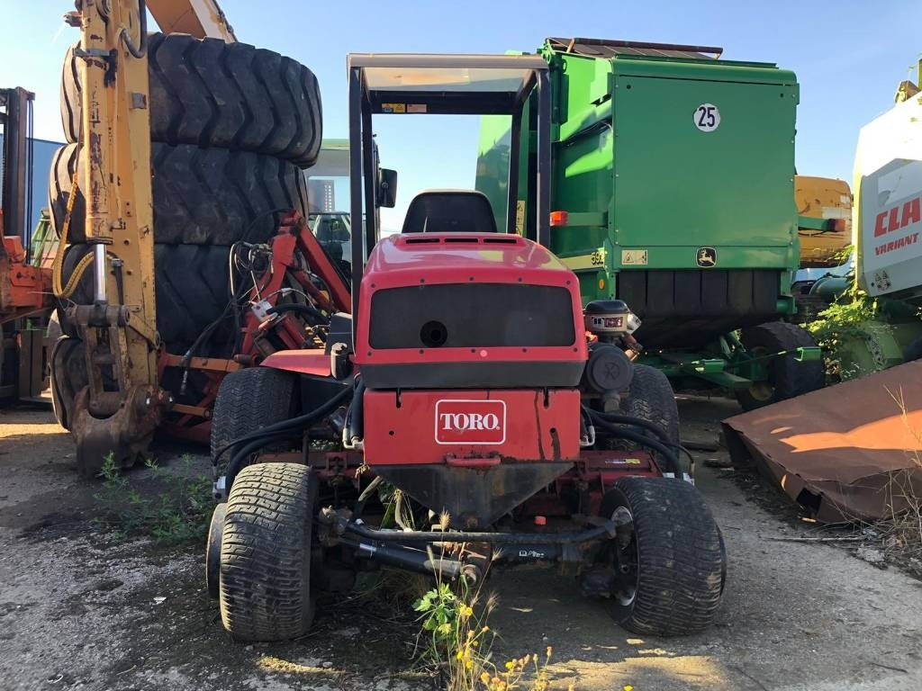Toro REELMASTER 5500D - Záhradná kosačka: obrázok 2 Toro REELMASTER 5500D - Záhradná kosačka: obrázok 2