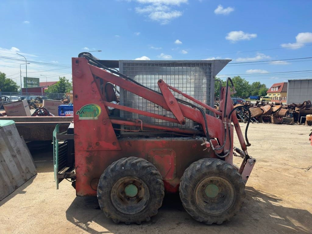 Unirak 600 - Šmykom riadený nakladač: obrázok 5 Unirak 600 - Šmykom riadený nakladač: obrázok 5