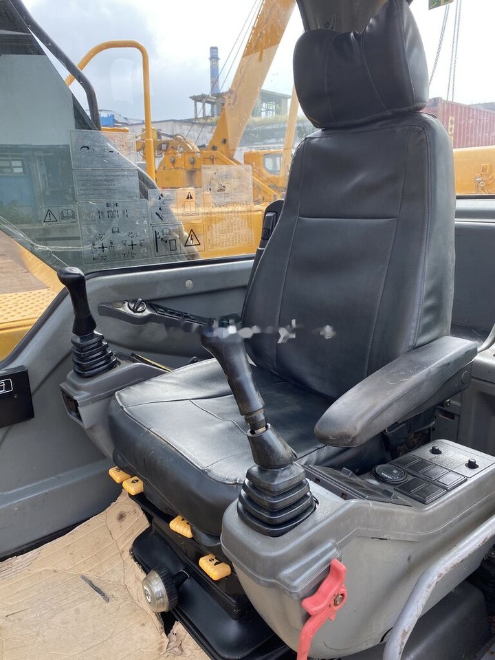 Volvo EC210BLC - Pásové rýpadlo: obrázok 1 Volvo EC210BLC - Pásové rýpadlo: obrázok 1
