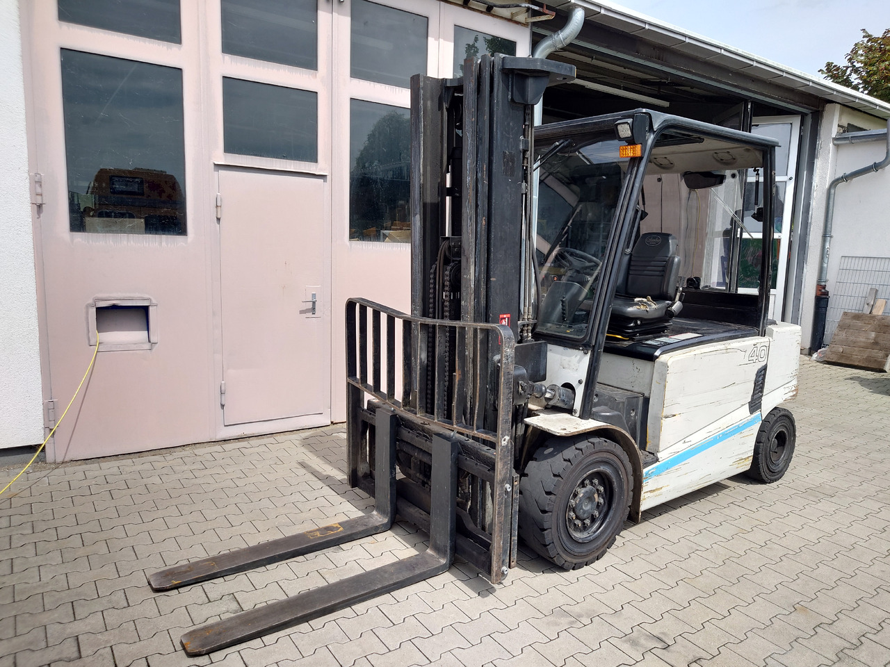 Hyundai 40B-9 - Elektrický vysokozdvižný vozík: obrázok 3 Hyundai 40B-9 - Elektrický vysokozdvižný vozík: obrázok 3