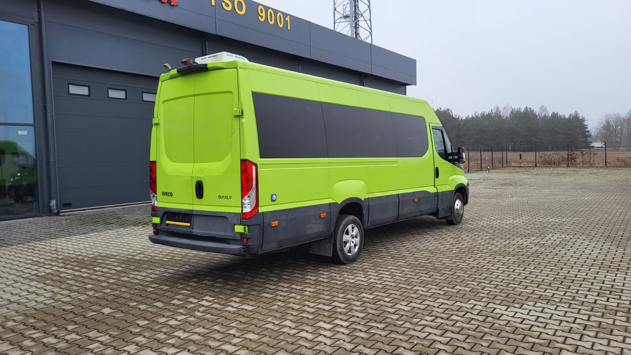 Iveco Daily 24 places + 4 standing - Minibus, Mikrobus: obrázok 5 Iveco Daily 24 places + 4 standing - Minibus, Mikrobus: obrázok 5