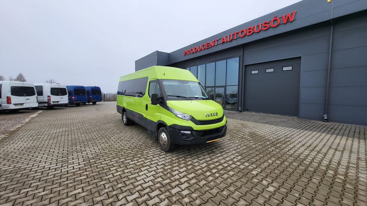 Iveco Daily 24 places + 4 standing - Minibus, Mikrobus: obrázok 1 Iveco Daily 24 places + 4 standing - Minibus, Mikrobus: obrázok 1
