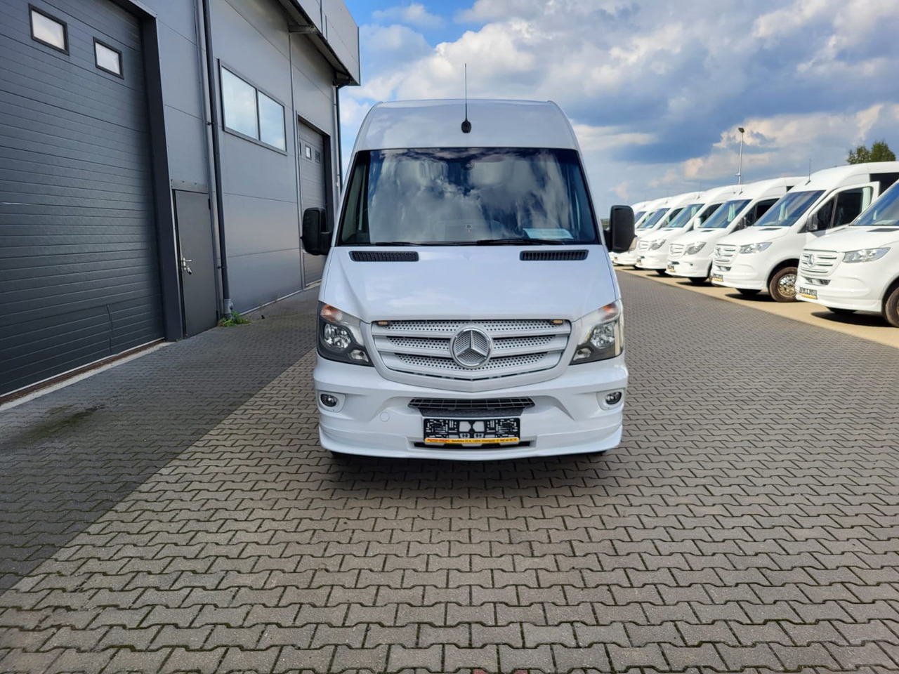 Mercedes-Benz Sprinter 519 CDI 24 places + 4 standing - Prímestský autobus: obrázok 2 Mercedes-Benz Sprinter 519 CDI 24 places + 4 standing - Prímestský autobus: obrázok 2