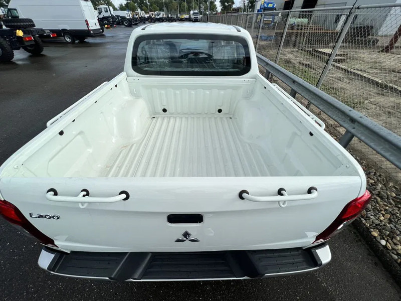 Mitsubishi L200 4x4 - 8 UNITS in WHITE 2.5 D GL Double Cab - EURO 2 - NEW!! Ready for work!!!** - Pick-up, Dodávkа s dvojitou kabínou: obrázok 4 Mitsubishi L200 4x4 - 8 UNITS in WHITE 2.5 D GL Double Cab - EURO 2 - NEW!! Ready for work!!!** - Pick-up, Dodávkа s dvojitou kabínou: obrázok 4