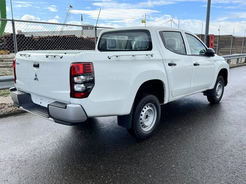 Mitsubishi L200 4x4 - 8 UNITS in WHITE 2.5 D GL Double Cab - EURO 2 - NEW!! Ready for work!!!** - Pick-up, Dodávkа s dvojitou kabínou: obrázok 5 Mitsubishi L200 4x4 - 8 UNITS in WHITE 2.5 D GL Double Cab - EURO 2 - NEW!! Ready for work!!!** - Pick-up, Dodávkа s dvojitou kabínou: obrázok 5