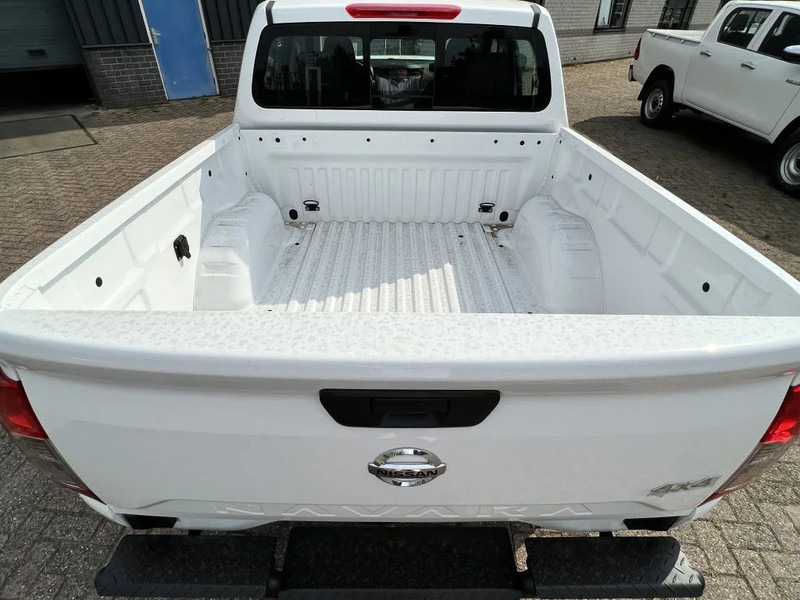Nissan Navara 4x4 - 22 UNITS - 2.5 D Double Cab - XE - EURO 2 - NEW!! READY FOR WORK!!! - Pick-up, Dodávkа s dvojitou kabínou: obrázok 4 Nissan Navara 4x4 - 22 UNITS - 2.5 D Double Cab - XE - EURO 2 - NEW!! READY FOR WORK!!! - Pick-up, Dodávkа s dvojitou kabínou: obrázok 4