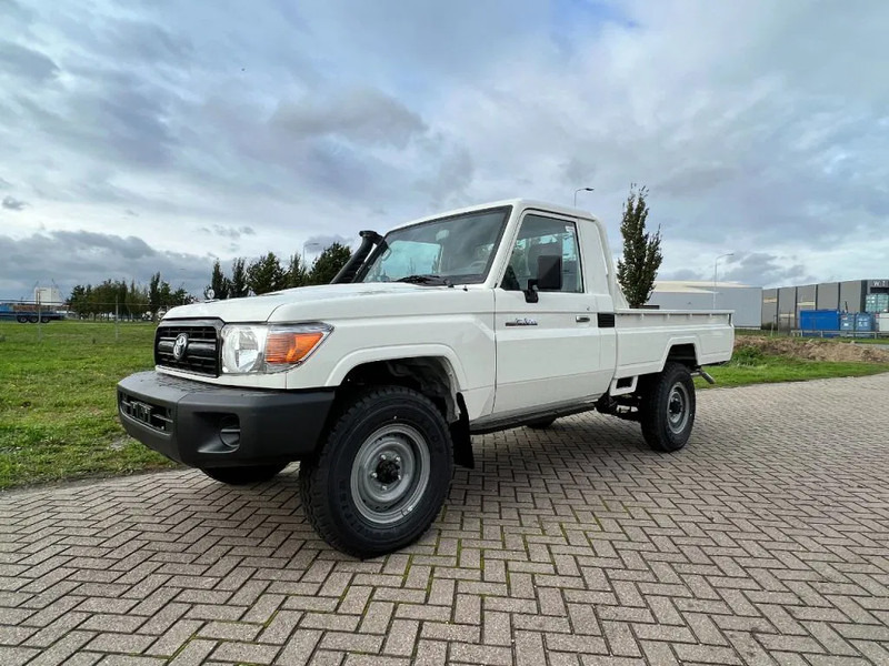 Toyota Land Cruiser HZJ79 4x4 4.2D Single Cab - EURO 3 - NEW!! 6 UNITS directly available - Pick-up, Dodávkа s dvojitou kabínou: obrázok 1 Toyota Land Cruiser HZJ79 4x4 4.2D Single Cab - EURO 3 - NEW!! 6 UNITS directly available - Pick-up, Dodávkа s dvojitou kabínou: obrázok 1