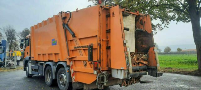 MAN 26.320 Müllwagen Faun Variopress - Auto na odvoz odpadu: obrázok 4 MAN 26.320 Müllwagen Faun Variopress - Auto na odvoz odpadu: obrázok 4