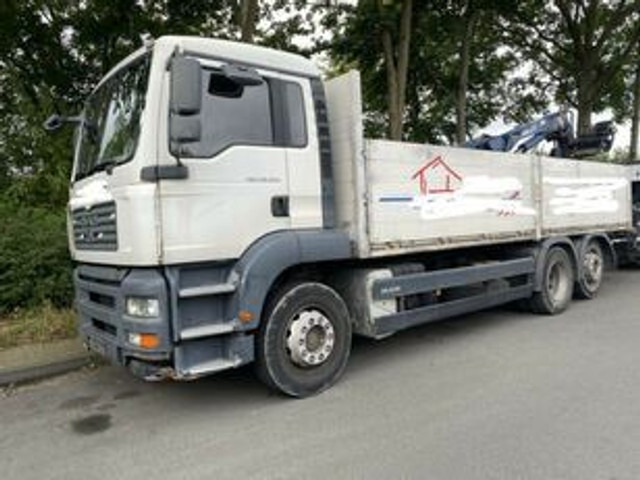 MAN 26.320 Pritsche mit Kran Tirre 170 - Valníkový/ Plošinový nákladný automobil, Auto s hydraulickou rukou: obrázok 2 MAN 26.320 Pritsche mit Kran Tirre 170 - Valníkový/ Plošinový nákladný automobil, Auto s hydraulickou rukou: obrázok 2