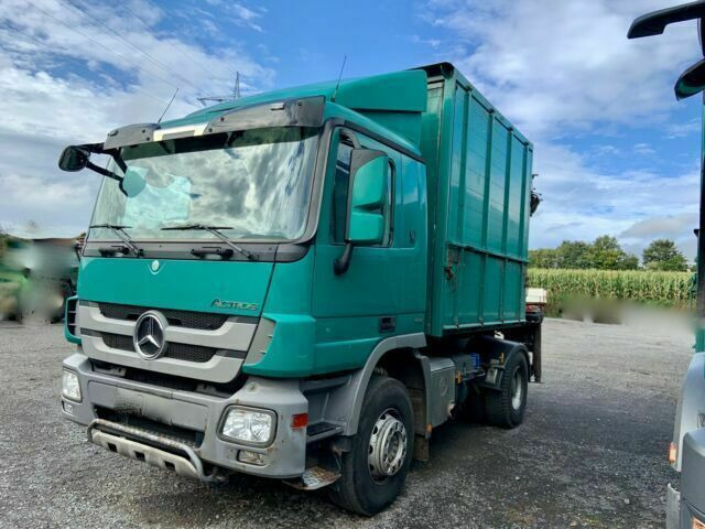 Mercedes-Benz 1844K 4x2 Kipper mit Kran Blattgefedert - Sklápač, Auto s hydraulickou rukou: obrázok 1 Mercedes-Benz 1844K 4x2 Kipper mit Kran Blattgefedert - Sklápač, Auto s hydraulickou rukou: obrázok 1