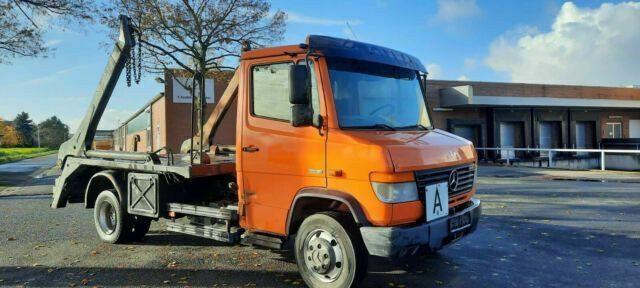 Mercedes-Benz 818D Absetzkipper/Meiller Euro:4 1-Hand - Ramenový nosič kontajnerov: obrázok 1 Mercedes-Benz 818D Absetzkipper/Meiller Euro:4 1-Hand - Ramenový nosič kontajnerov: obrázok 1