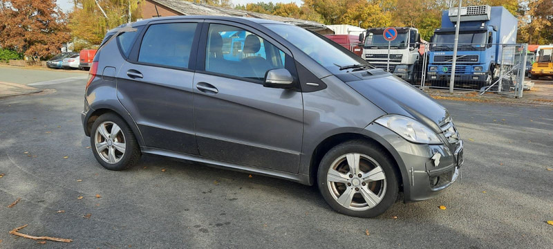Mercedes-Benz A-Klasse 180 A 180 CDI AVANTGARDE - Automobil: obrázok 1 Mercedes-Benz A-Klasse 180 A 180 CDI AVANTGARDE - Automobil: obrázok 1